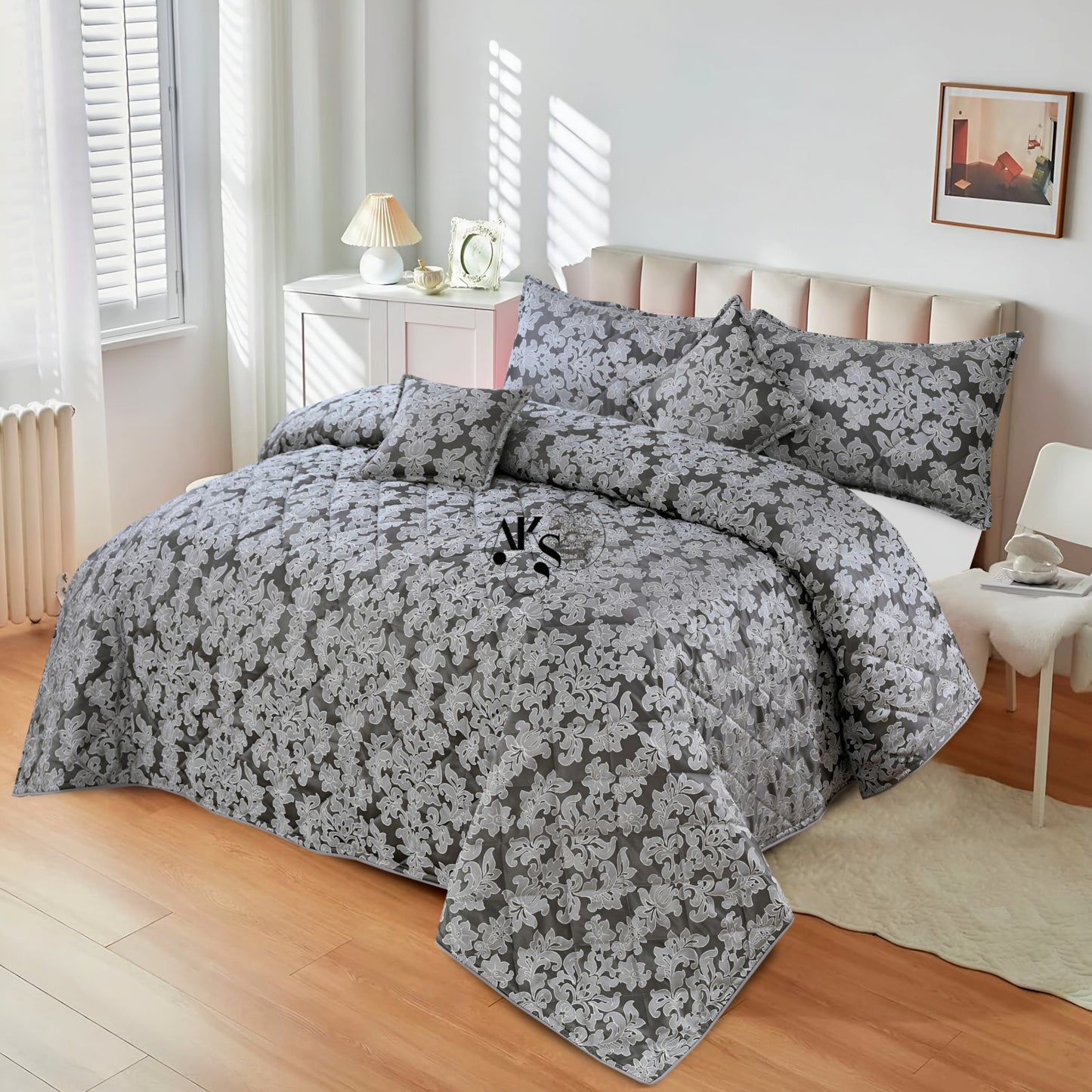5pc light Silver Paisley Bedspread