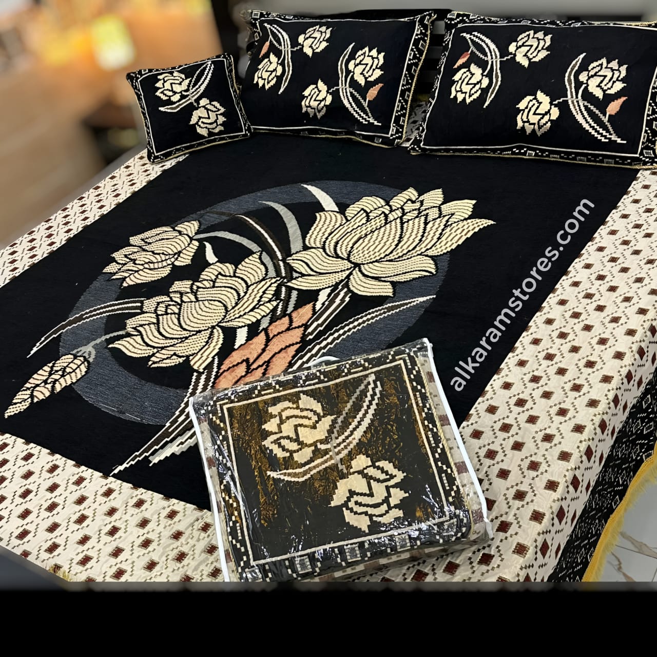 Velvet Jacquard 4 Piece Bedsheet